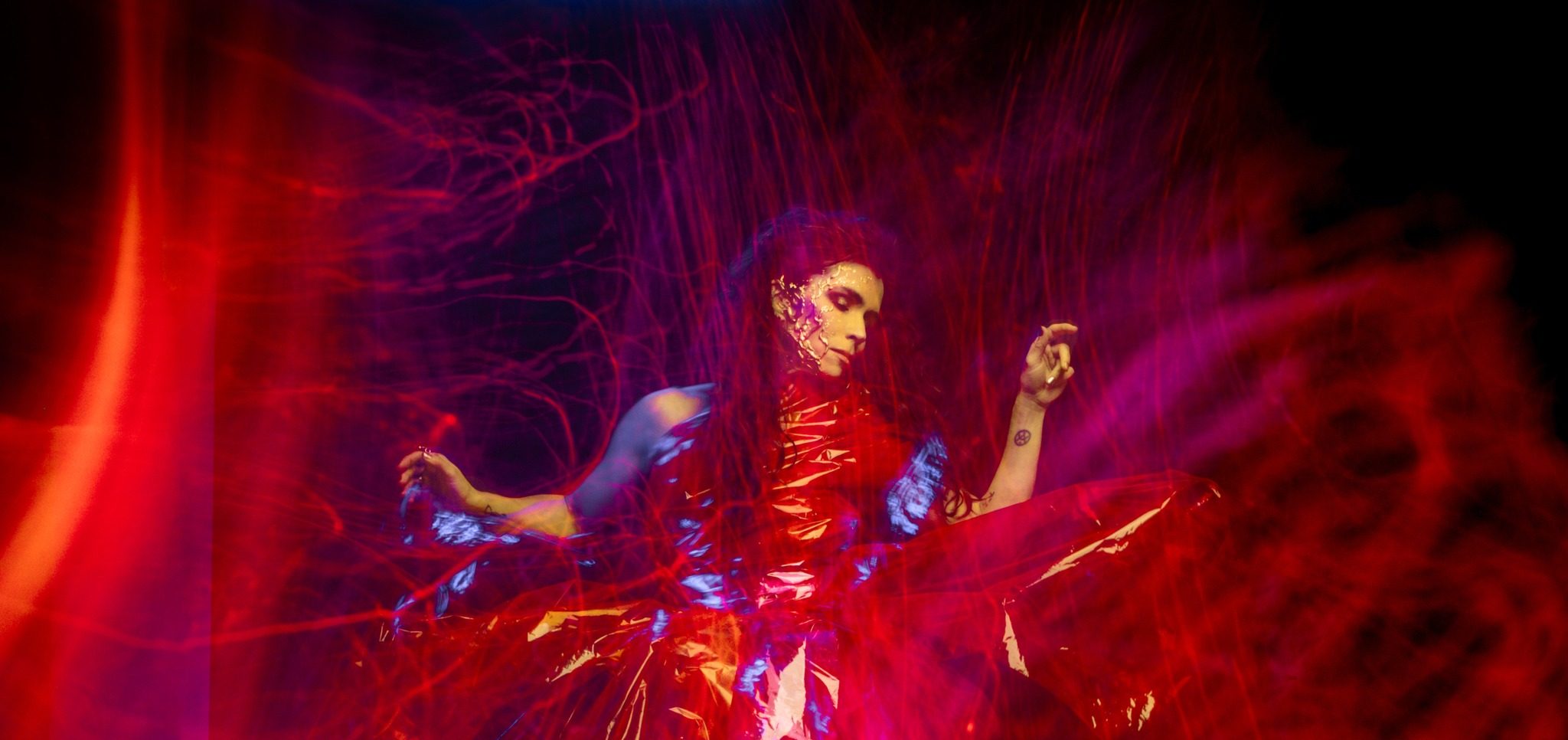 We had a chat with Mary Jennings about her immersive and vibrant new EP Pyrotechnicolor and her experience and journey as an artist