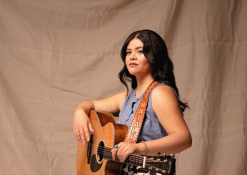 We had a chat with rousing Americana artist Natalie Del Carmen about her captivating new album Pastures and how it came together