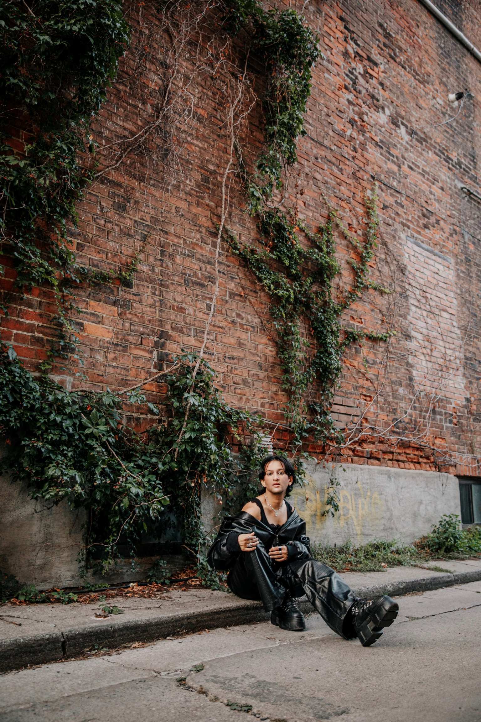 Toronto based artist Arlesque delves into his most vulnerable and emotional territory to date on his new single 'Supporting Role???'