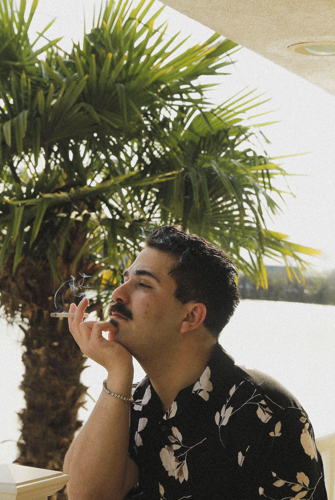 Empty Pinata continues to showcase and expand his distinctive blend of emo and pop on his new single 'Obvious'