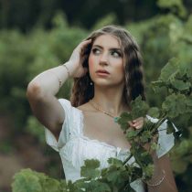julia-sommerfield-as-i-am-main2-htcxrxj
